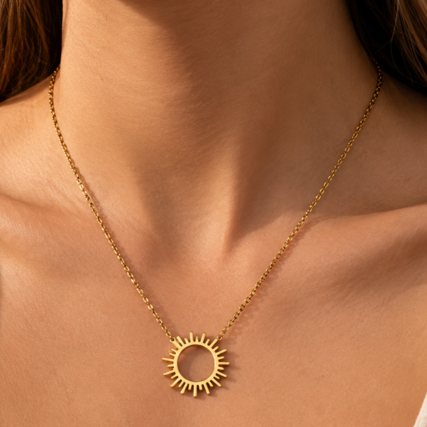 Collier soleil doré