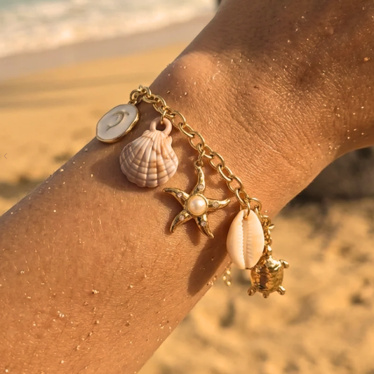 Bracelet chaîne dorée breloques de la mer