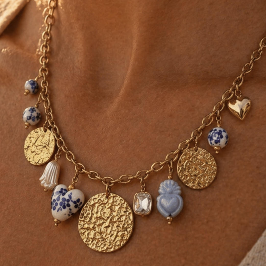 Collier dorée médaillon et porcelaine